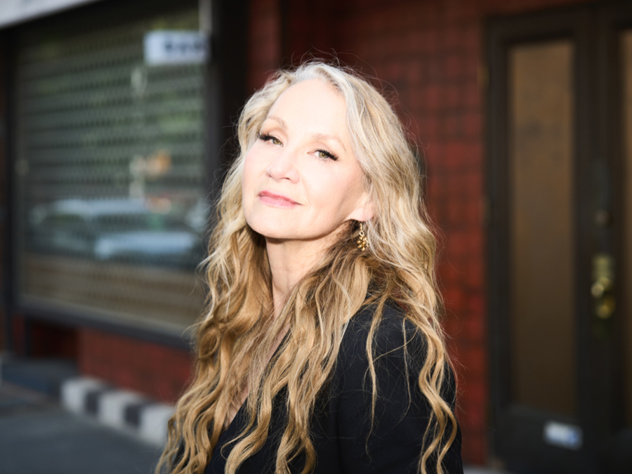 Joan Osborne.